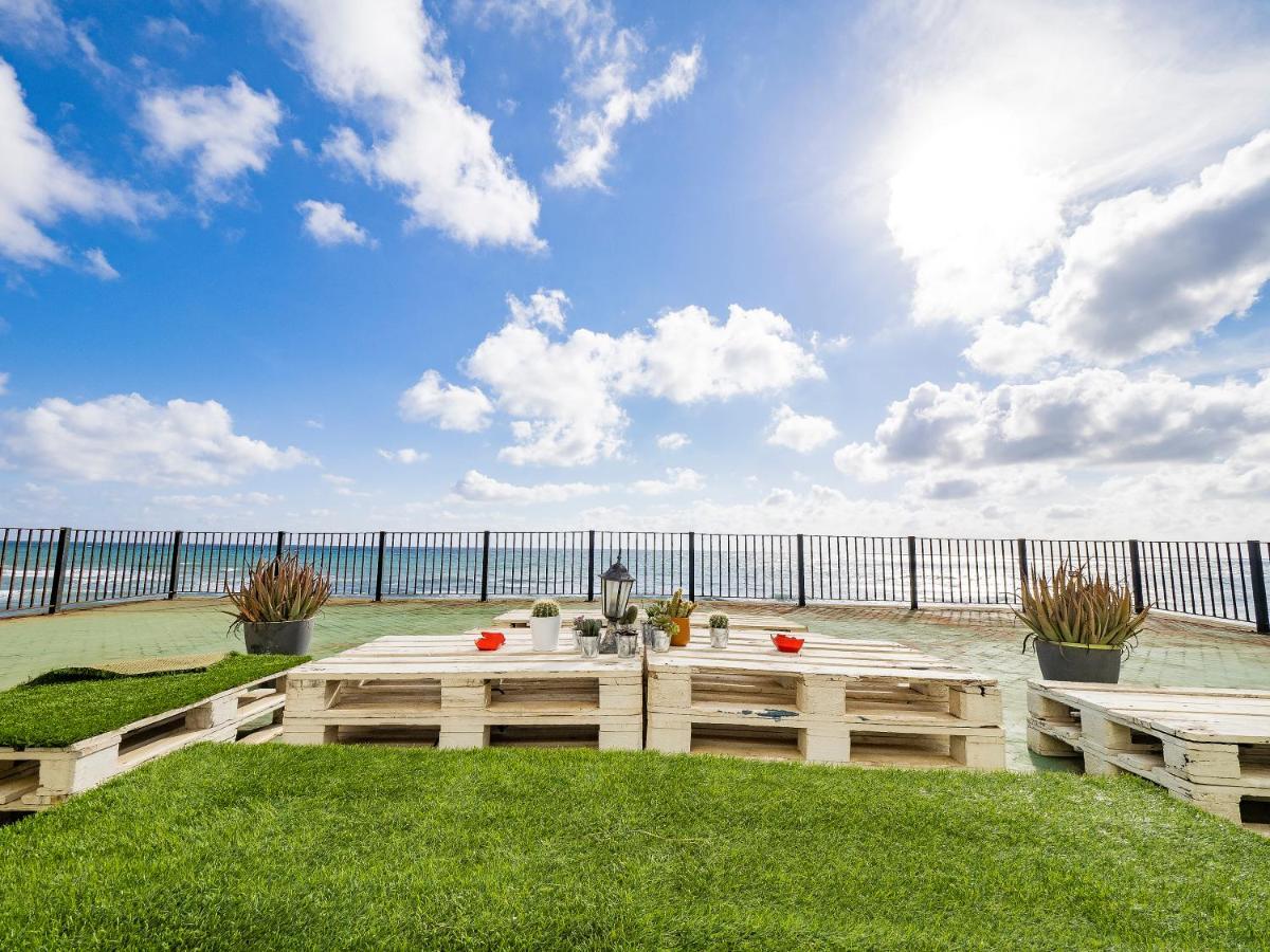 Apartment On Beach Mijas Sitio de Calahonda Εξωτερικό φωτογραφία