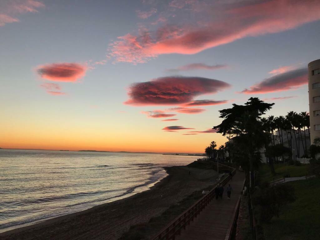 Apartment On Beach Mijas Sitio de Calahonda Εξωτερικό φωτογραφία